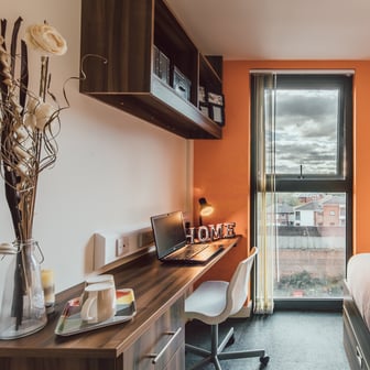Classic En Suite - Image 1